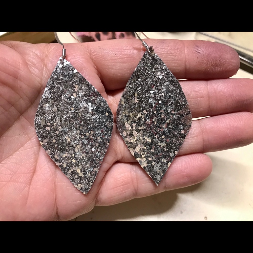 HANDMADE EARRINGS - Picture 3 of 8